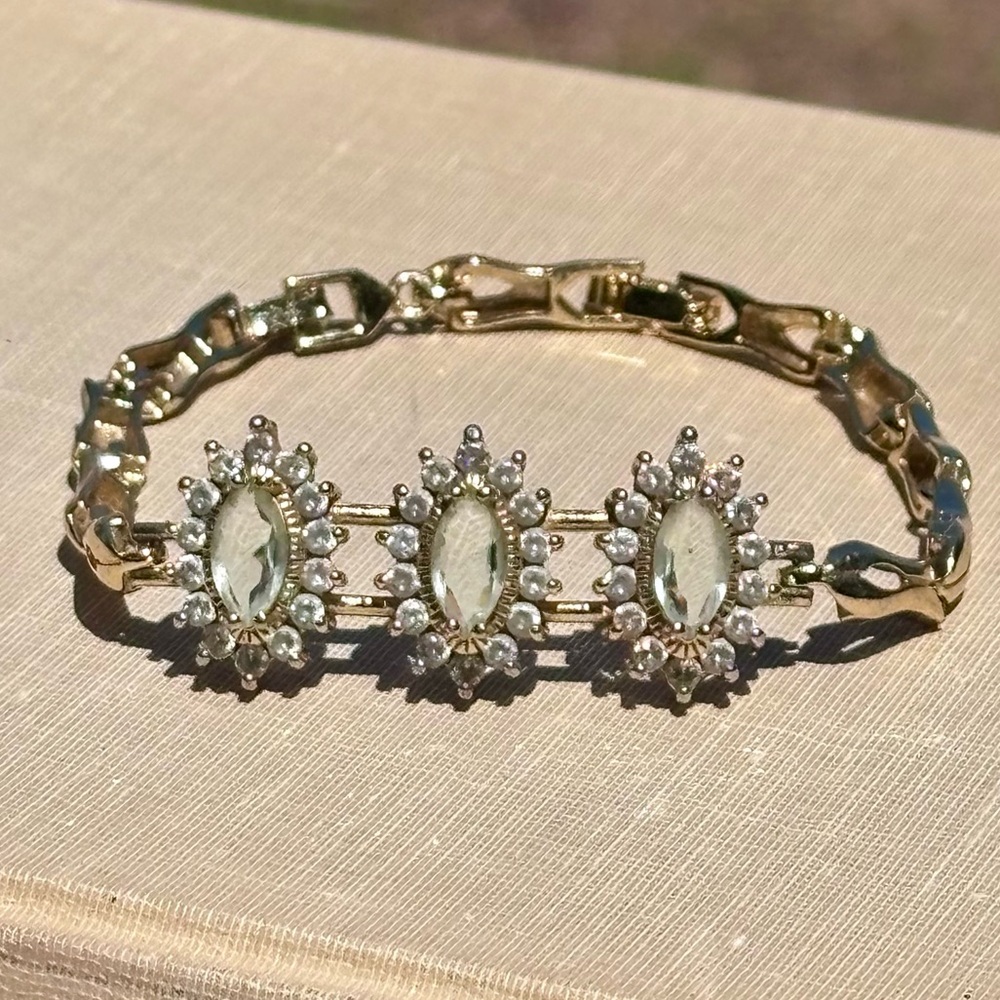 Stunning Vintage Clear/Blue Rhinestone Bracelet!